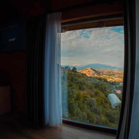 Hotel Shpija E Gjyshit Canaj Екстериор снимка