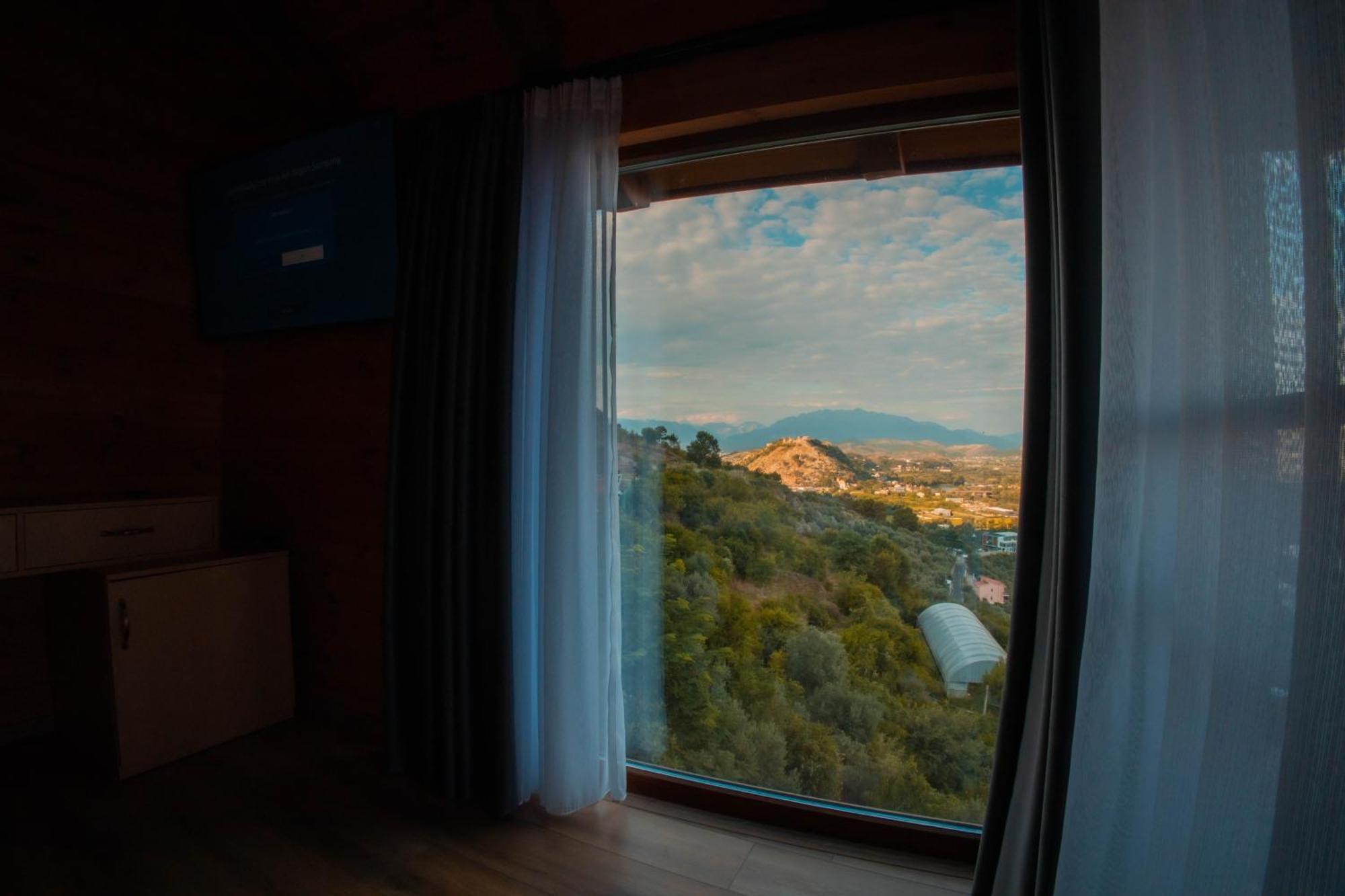 Hotel Shpija E Gjyshit Canaj Екстериор снимка