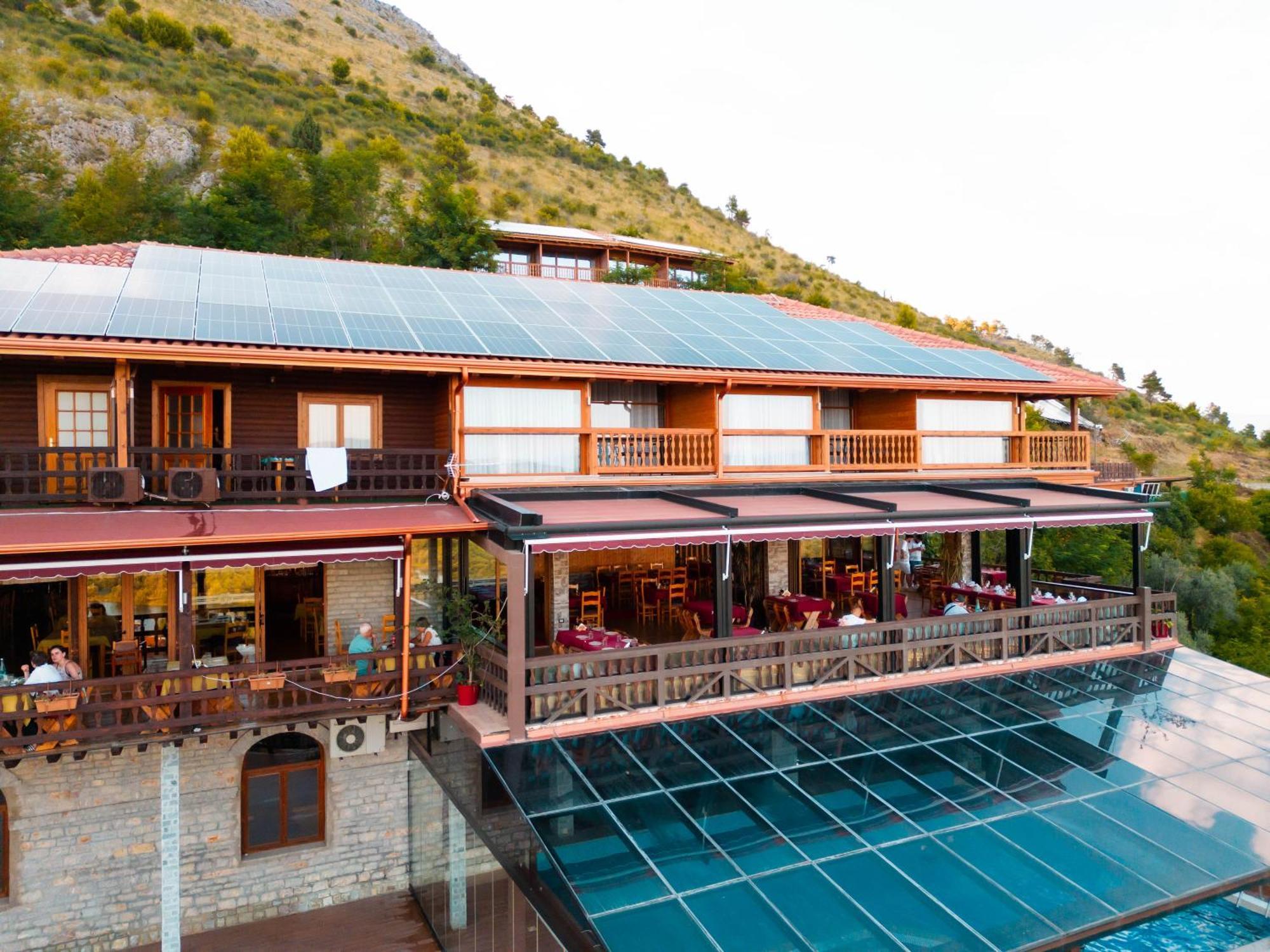 Hotel Shpija E Gjyshit Canaj Екстериор снимка