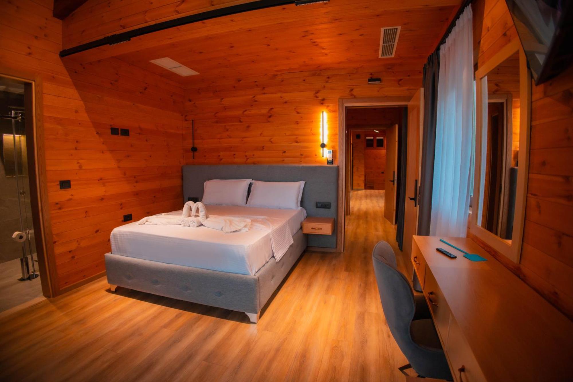 Hotel Shpija E Gjyshit Canaj Екстериор снимка