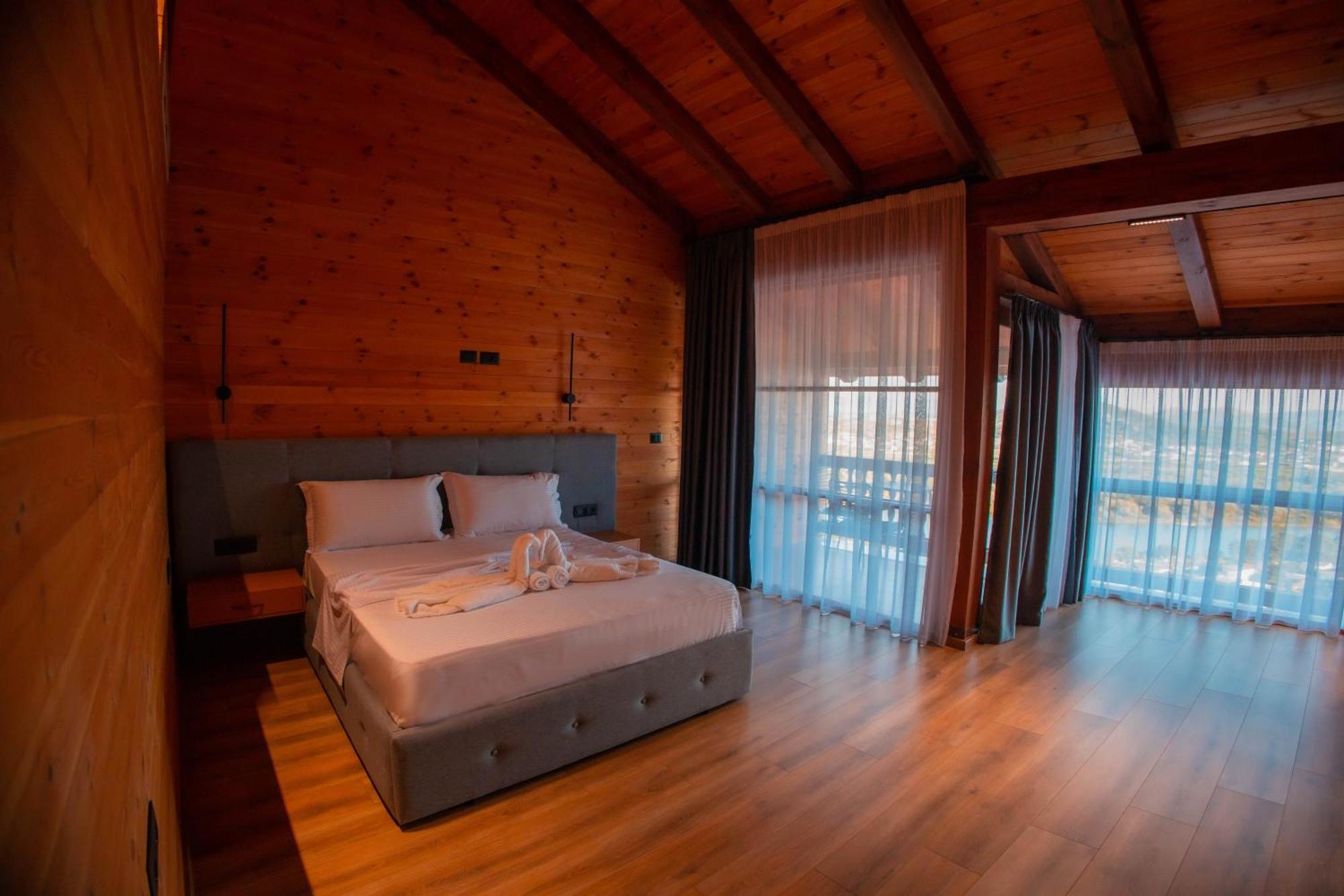 Hotel Shpija E Gjyshit Canaj Екстериор снимка