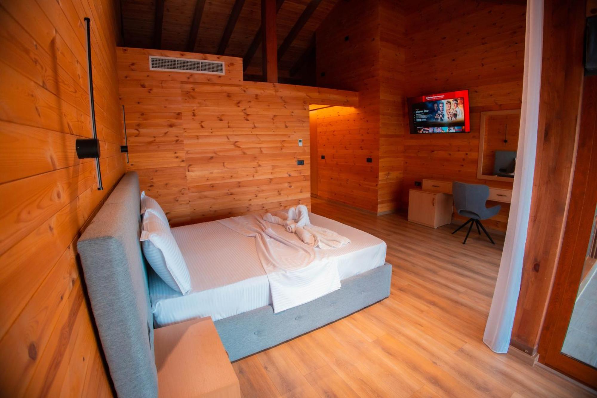 Hotel Shpija E Gjyshit Canaj Екстериор снимка
