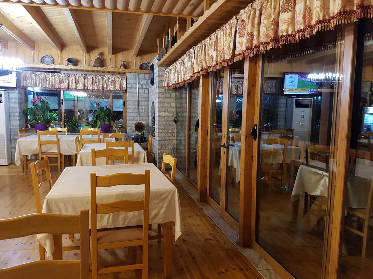 Hotel Shpija E Gjyshit Canaj Екстериор снимка