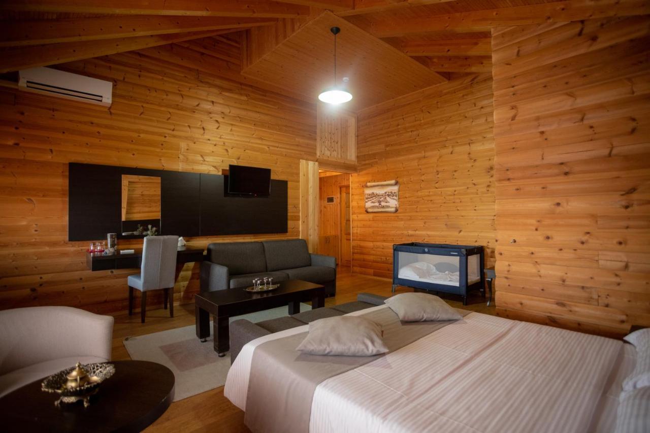 Hotel Shpija E Gjyshit Canaj Екстериор снимка