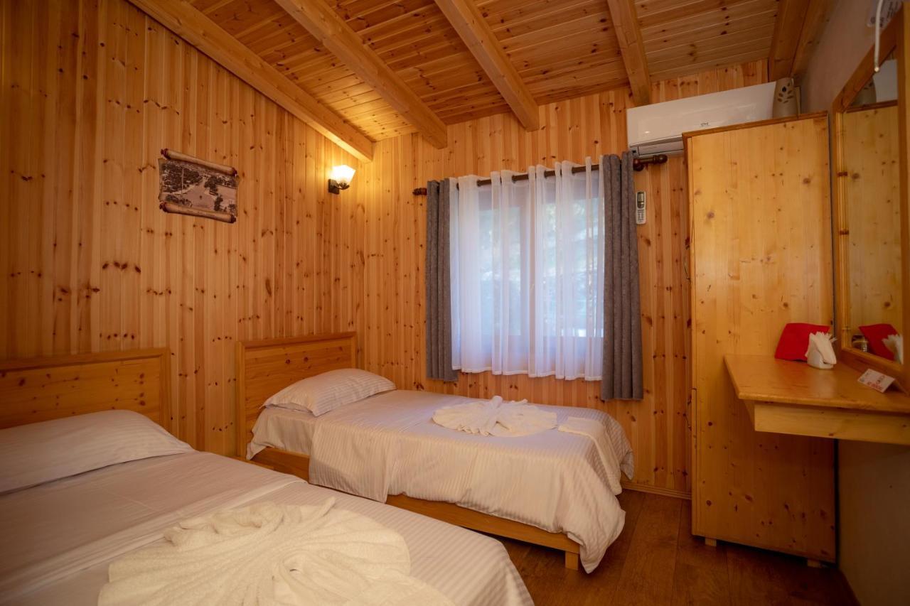 Hotel Shpija E Gjyshit Canaj Екстериор снимка