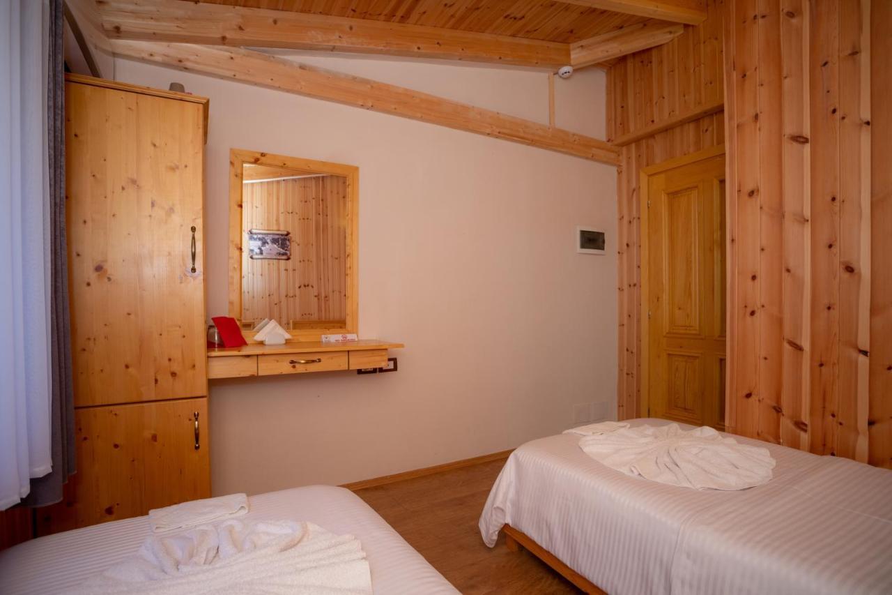 Hotel Shpija E Gjyshit Canaj Екстериор снимка