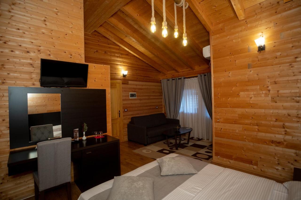 Hotel Shpija E Gjyshit Canaj Екстериор снимка