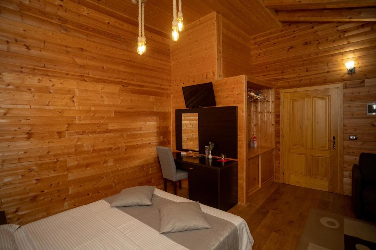 Hotel Shpija E Gjyshit Canaj Екстериор снимка