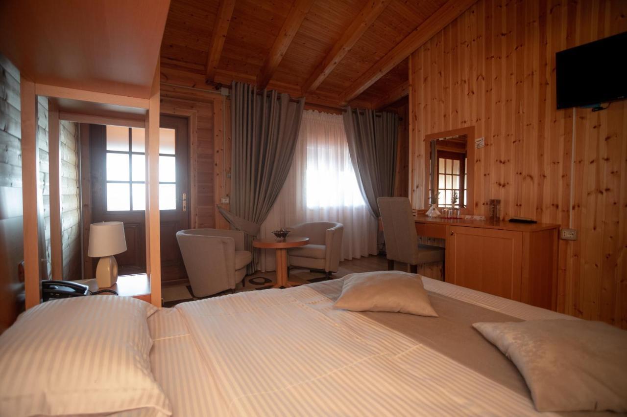 Hotel Shpija E Gjyshit Canaj Екстериор снимка