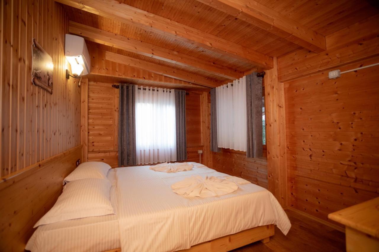 Hotel Shpija E Gjyshit Canaj Екстериор снимка