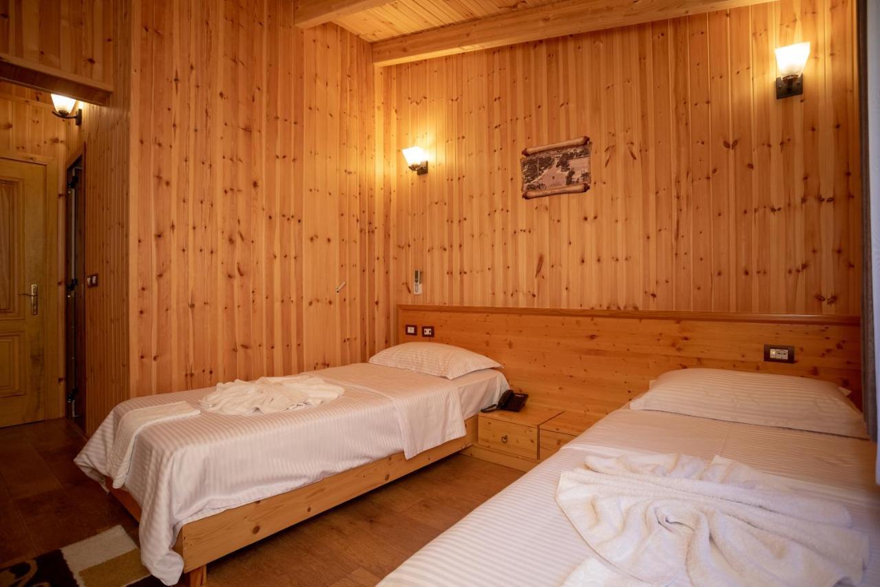 Hotel Shpija E Gjyshit Canaj Екстериор снимка
